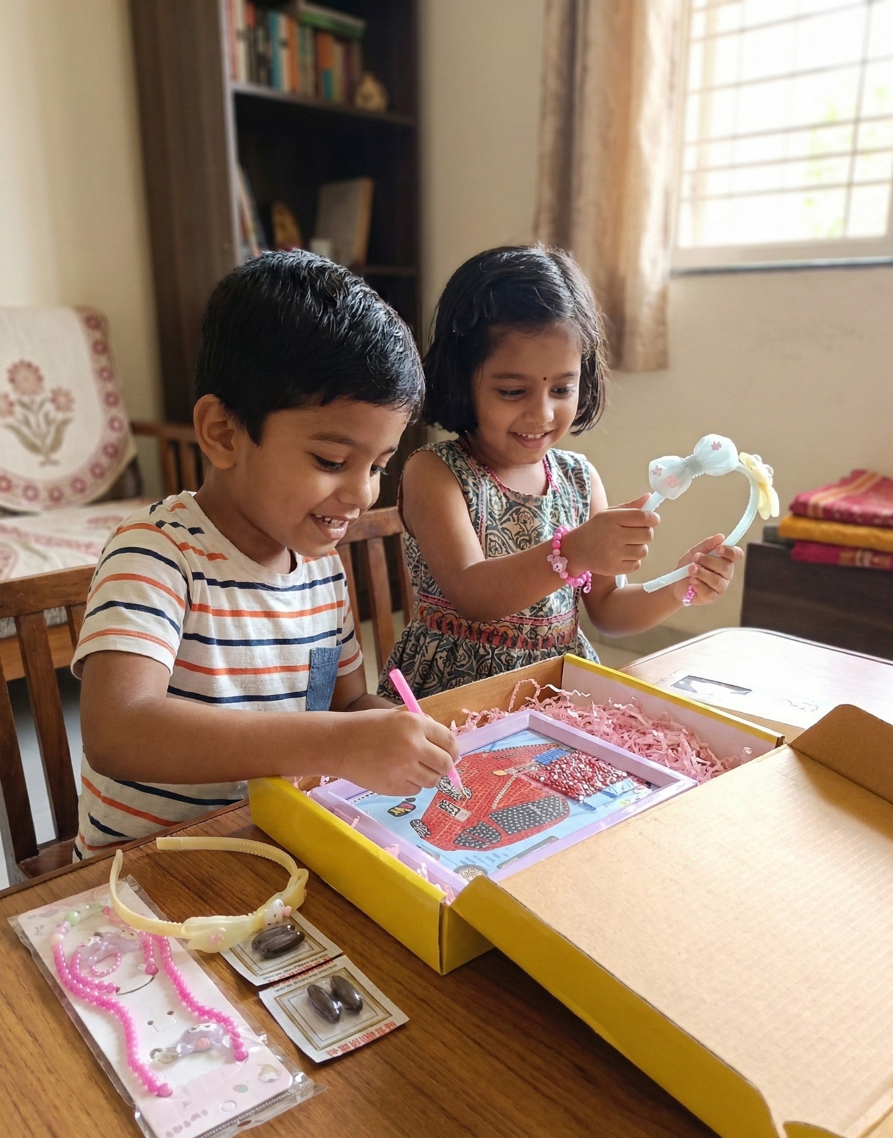 Art & Adorn Play Box